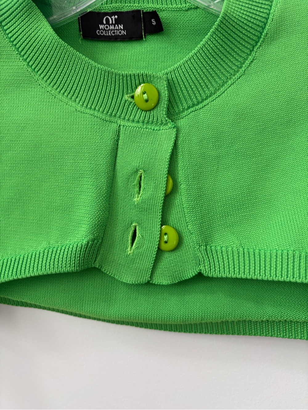 Cropped Button-Front Bolero in Green - Picture 7 of 7